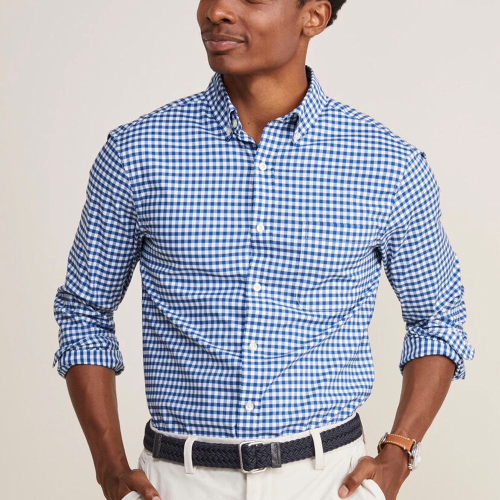 VINEYARD VINES NAVY BLUE CLASSIC WHALE SHIRT BUTTON DOWN IN NEW CONDITION. Lg.
